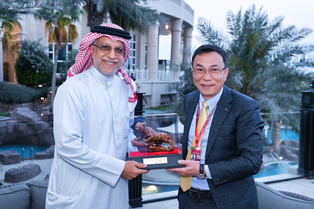 AFC boss praises Vietnam for creating a big surprise, wants Southeast Asia to follow - photo 1