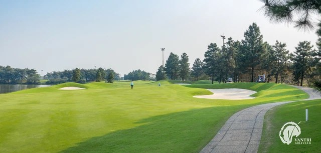 What is less known about the most expensive golf course in Vietnam: The whole country only 400 members can enter the course, the minimum fee is more than 3 billion VND per person - Photo 1.