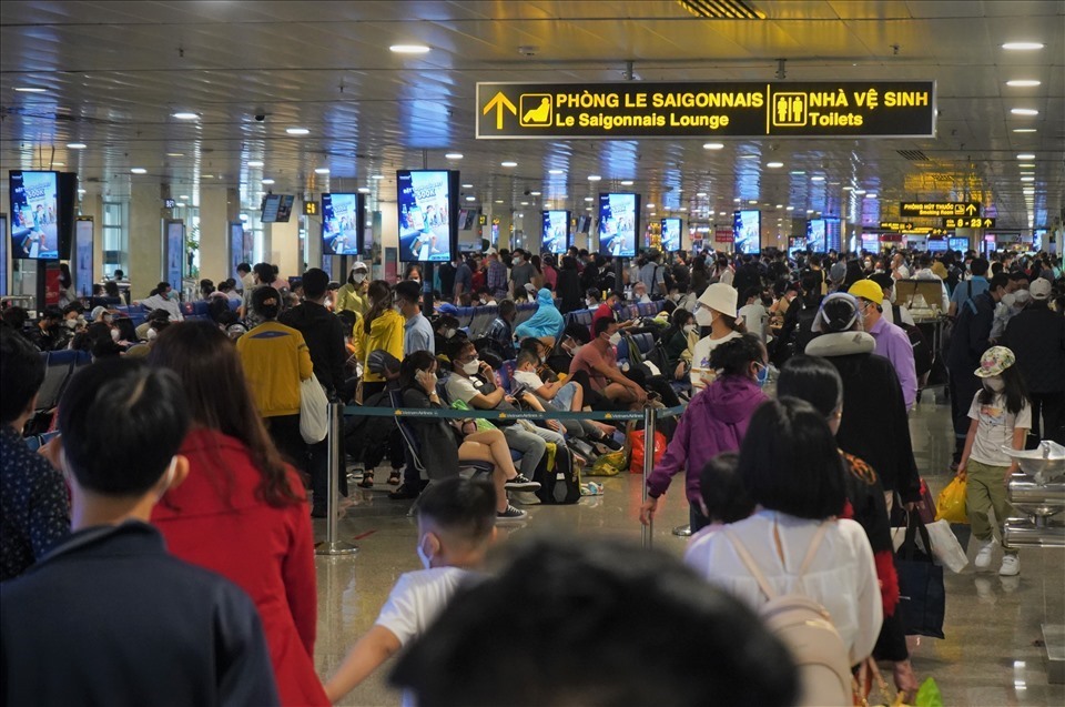 The number of flights during the peak period of April 30 at Tan Son Nhat airport is expected to increase. Photo: Anh Tu.