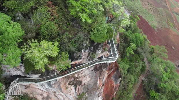 HOT: Vietnam is about to have the world's longest walking glass bridge, starting to welcome guests on this occasion of April 30 - Photo 5.