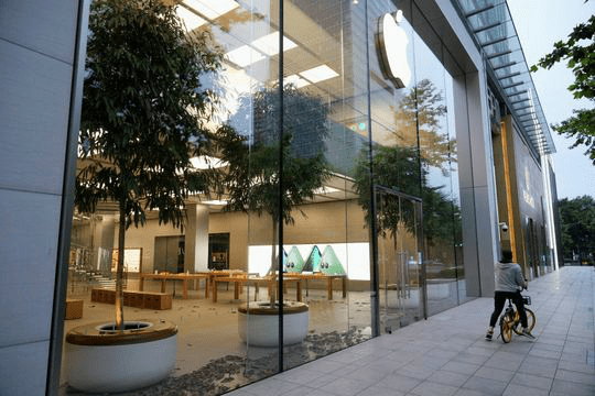 Apple considers leaving China to move its production chain to Vietnam and India: Why is it always 'stagnant'? - Photo 1.