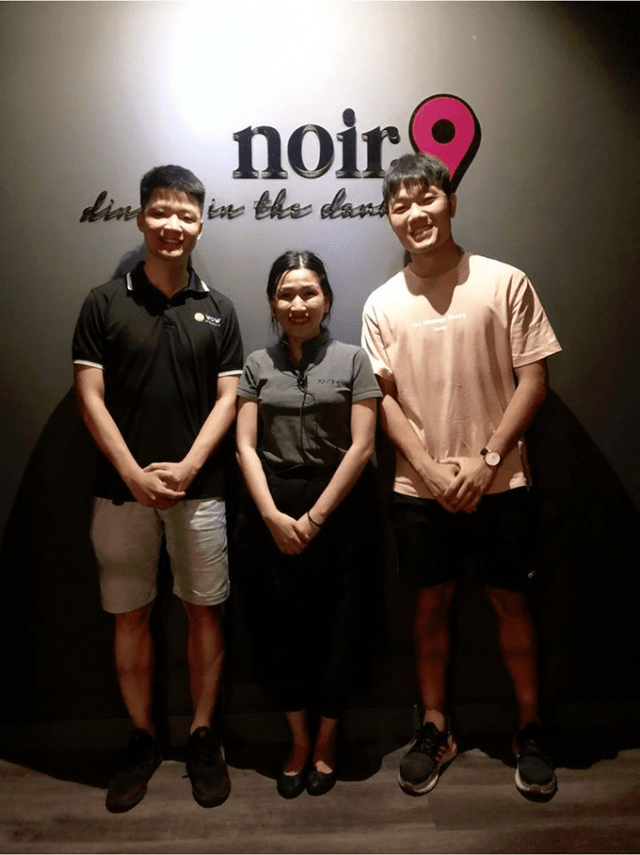 The restaurant experience has a 1-0-2 in the heart of Saigon: The space is as dark as ink, the service staff is super strange but still receives a 'rain' of compliments! - Photo 4.