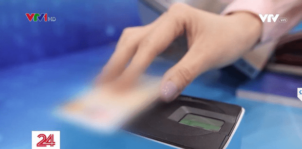 People were able to withdraw money with their own Citizen ID card with chip - Photo 2.