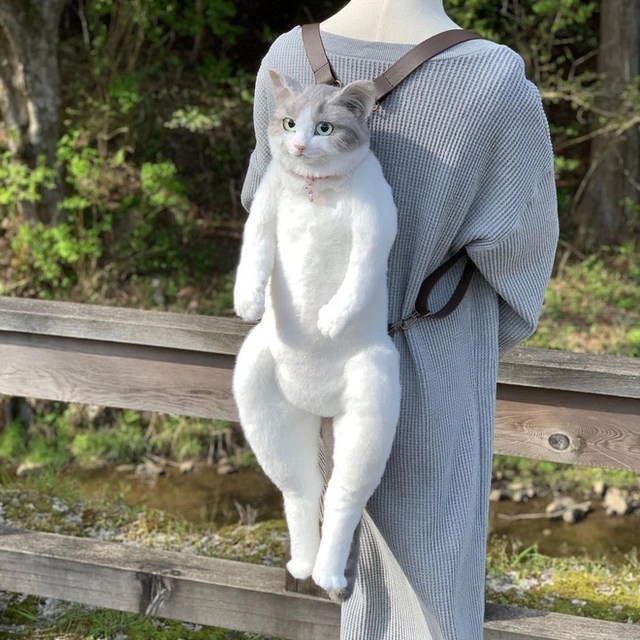 Japanese netizens are crazy about a genuine cat-shaped backpack to every hair, priced at 23 million/piece, still no longer available for sale - Photo 2.