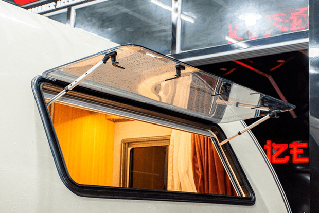 The person who brought the Caretta Uncle mobile home to Vietnam answered how to register, how to get a driver's license, how to tow a car - Photo 7.