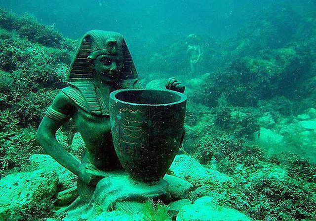 See the ruins of the city of Thonis-Heracleion, where the Egyptian legend lurks under the ocean - Photo 4.