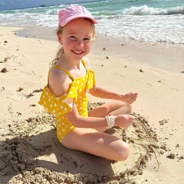 Russia's gold mine sets a record to become the highest-earning female YouTuber in 2021: Revenue of more than 600 billion dong thanks to the language localization strategy to help three-year-olds also 'fascinated' - Photo 4.