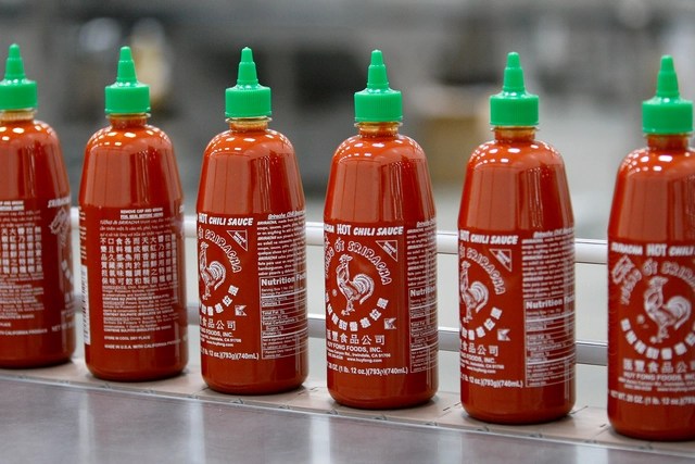 Sriracha temporarily stopped selling chili sauce due to lack of... chili - Photo 1.