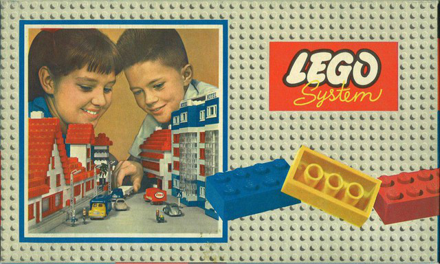 LEGO success story: From a small carpentry workshop that once went bankrupt to a business likened to the Apple of toys - Photo 3.