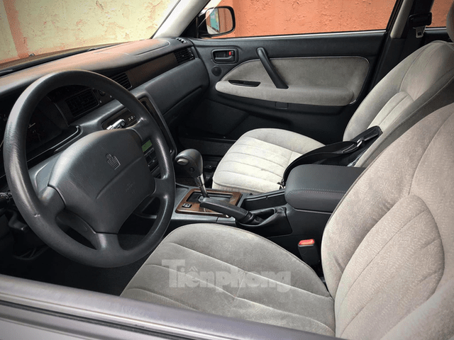 Tips to cool down when parking the car in a hot sunny place - Photo 1.