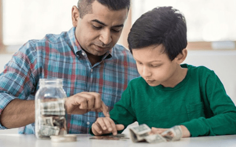 Just having IQ and EQ is not enough, FQ is equally important: What words to train your child's financial intelligence so that the future doesn't struggle for money - Photo 3.