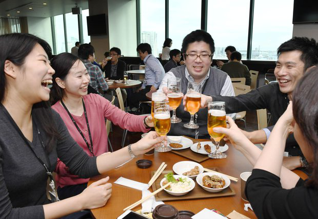 Spending money out of your pocket to invite your boss to eat is smart or foolish? - Photo 4.
