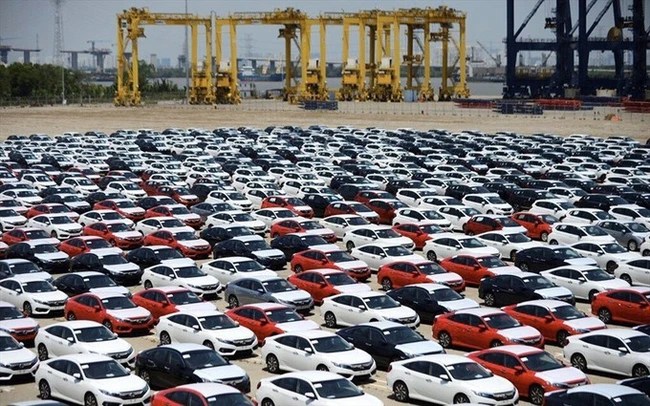 In the first half of 2022, which brand sells the most cars in Vietnam?