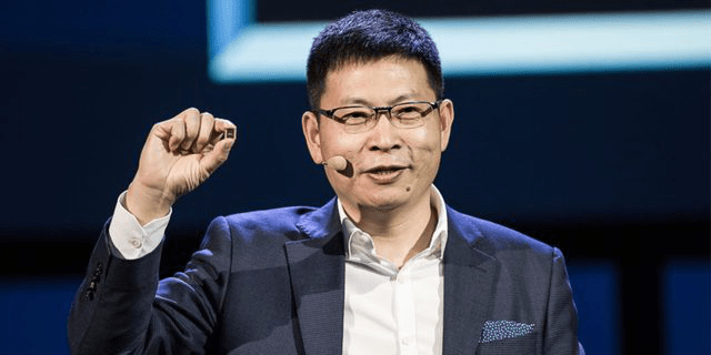 Huawei thinks it will be on par with Apple without US sanctions - Photo 1.