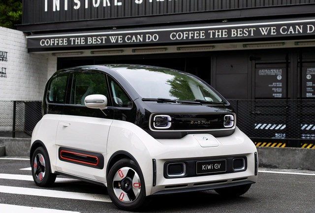 The series of electric cars has a super cheap price of only 90 million VND, with one causing a fever with a travel range of more than 300 km - Photo 4.