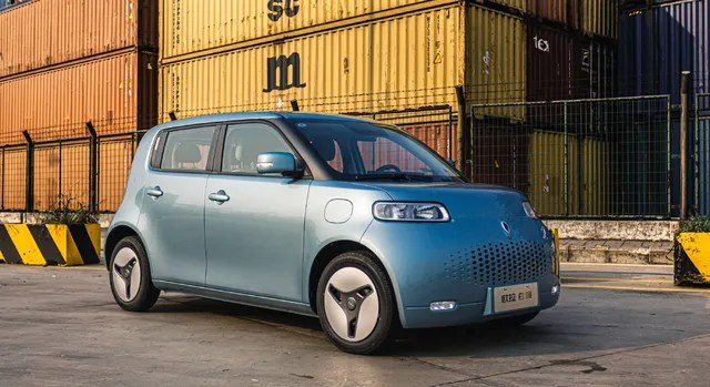 The series of electric cars has a super cheap price of only 90 million VND, with one causing a fever with a travel range of more than 300 km - Photo 6.