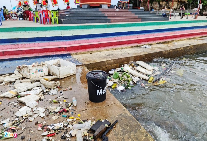 Rac nhieu o bai bien Phu Quoc anh 1