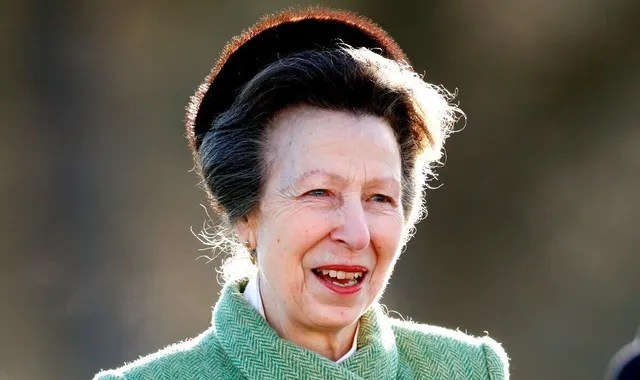 Little is known about the life of the Queen's four children - Photo 4.