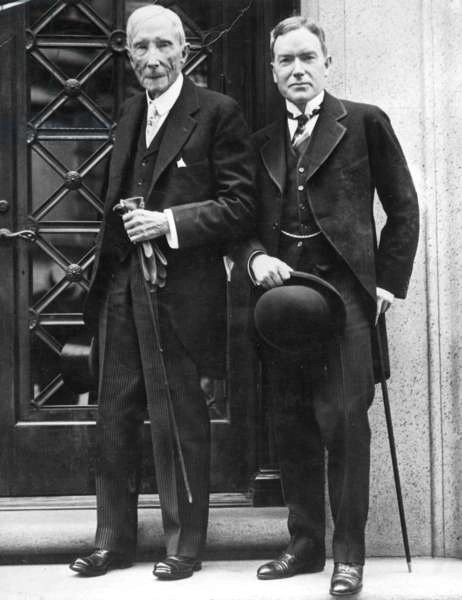 The American oil king told his children that if they want to be rich, they must accept this one thing no one wants - Photo 2.