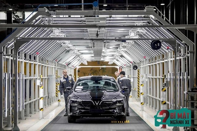 The world-famous automobile magazine reviews VinFast's fast-paced journey - Photo 1.