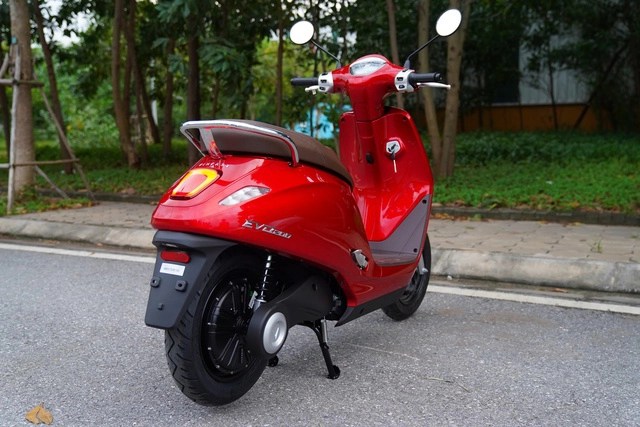 Help VinFast expect to collect 400 billion in the sale, what's hot about this 22 million electric motorbike? - Photo 5.