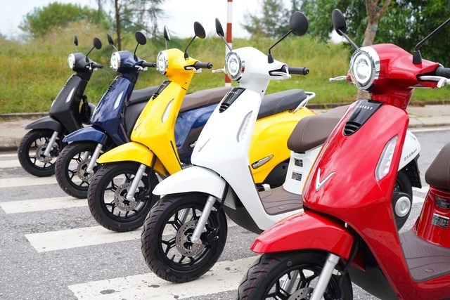 Help VinFast expect to collect 400 billion in the sale, what's hot about this 22 million electric motorbike? - Picture 10.