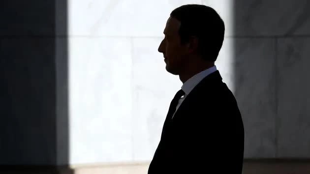 Gamble on Mark Zuckerberg's life: Continue to burn money for the virtual universe, affirming that those who patiently follow him will pick sweet fruits - Photo 2.