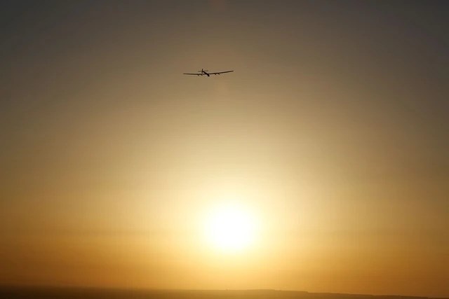 The journey of a solar plane around the world does not consume a single drop of fuel - Photo 12.