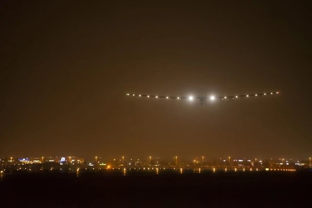 The journey of a solar plane around the world does not consume a single drop of fuel - Photo 20.