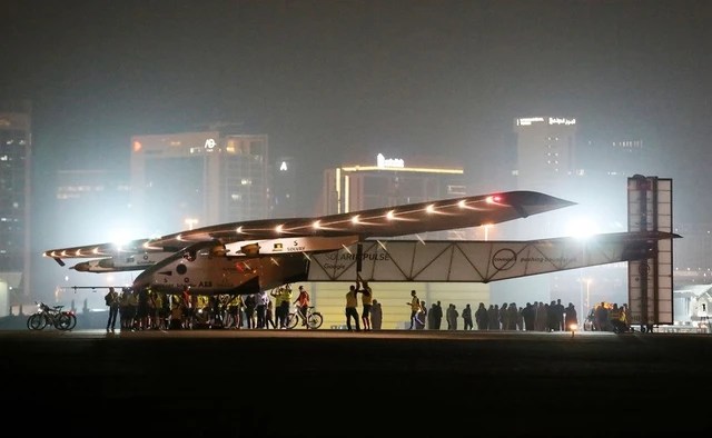 The journey of a solar plane around the world does not consume a single drop of fuel - Photo 27.