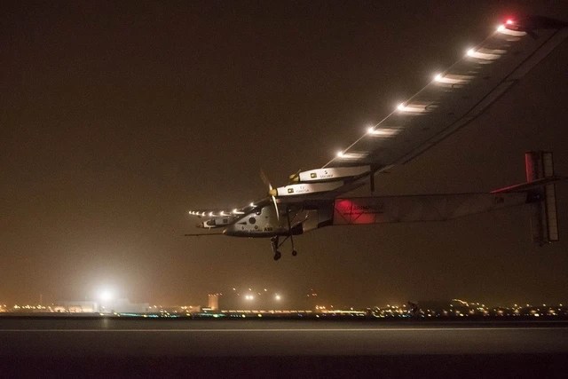 The journey of a solar plane around the world does not consume a single drop of fuel - Photo 8.