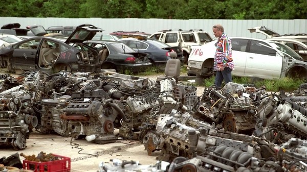Buying used cars, selling off parts at high prices, the man from homelessness became the boss of a scrap car company with a turnover of 15 million USD - Photo 2.