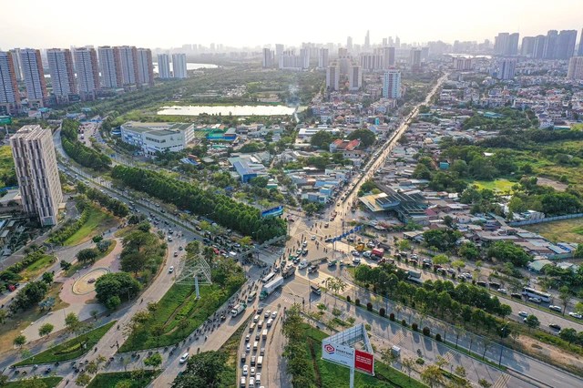 From the poor neighborhood across the river to the city with the third highest GRDP in Vietnam - Photo 8.