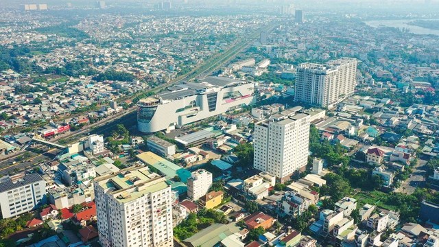 From the poor neighborhood across the river to the city with the 3rd highest GRDP in Vietnam - Photo 2.