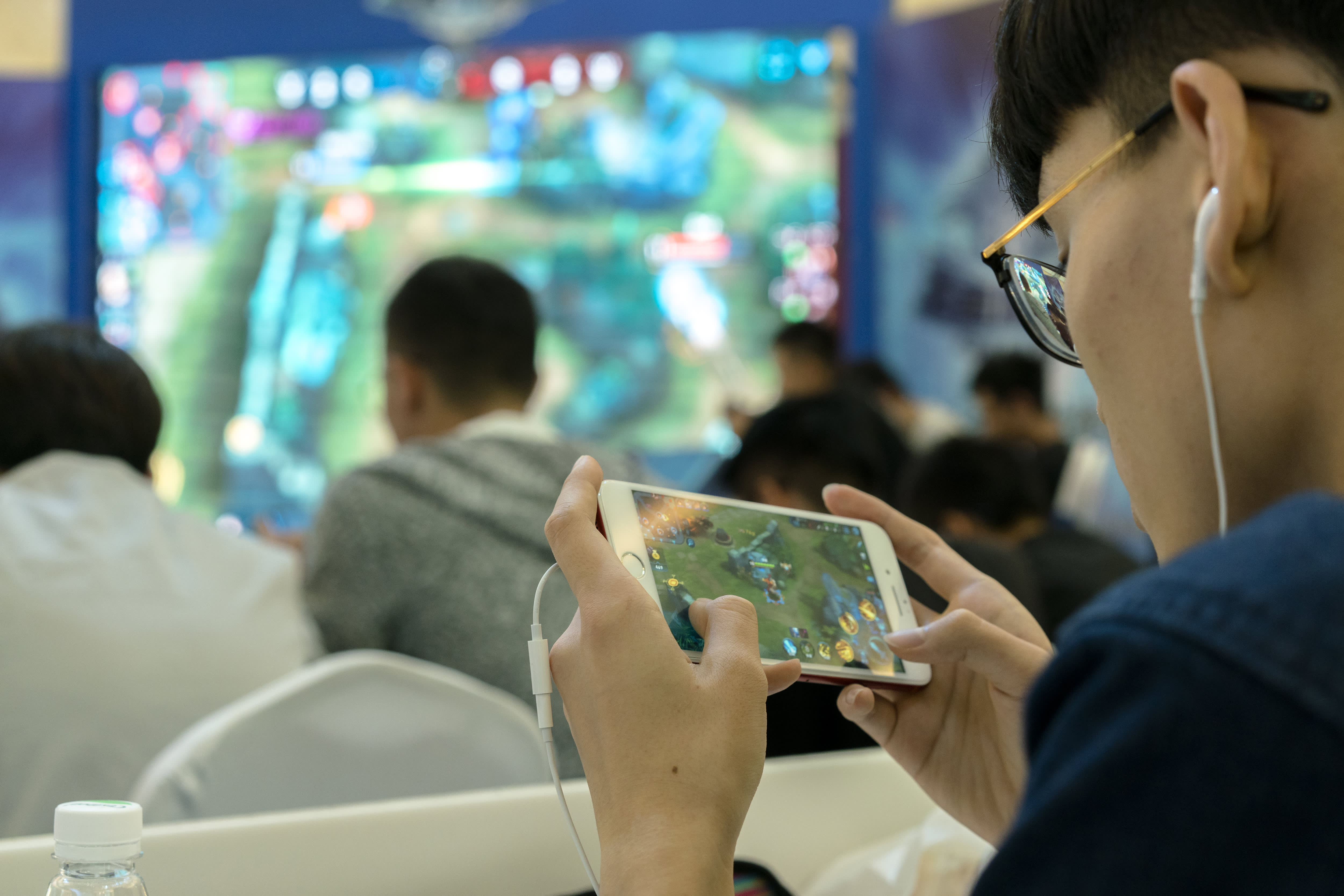 These 4 global consumer tech stocks are set to win on China reopening, HSBC says