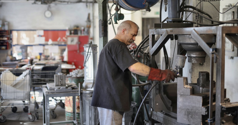 Finding, visiting and due diligence for manufacturers