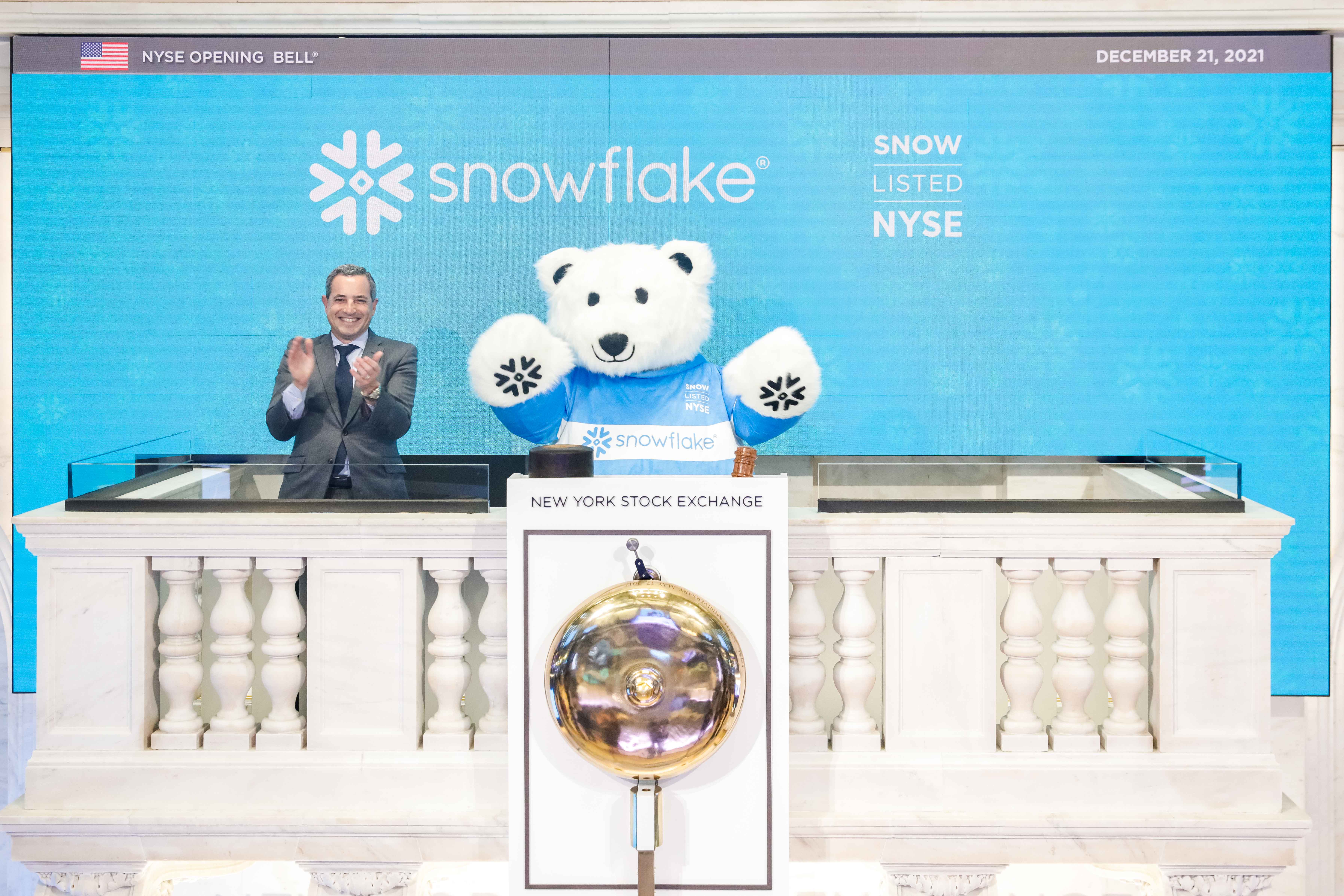 Here are Monday's biggest analyst calls: Apple, Nvidia, Amazon, DraftKings, Nike, Snowflake & more