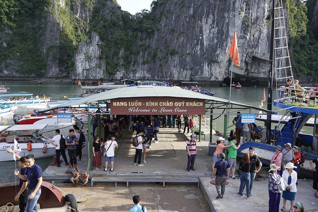 Dịch vụ giải trí tại vịnh Hạ Long được 'cởi trói' - Ảnh 1.