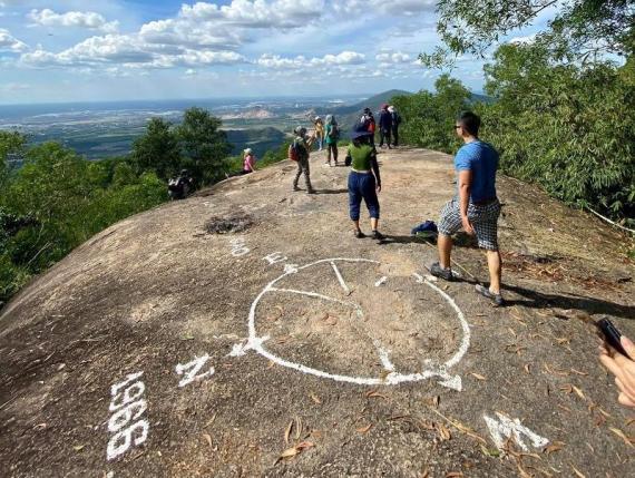 Hành trình trekking núi Dinh chinh phục đỉnh La Bàn