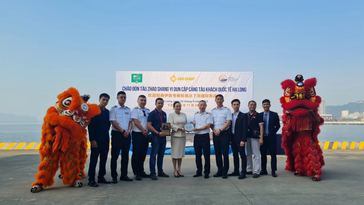 Tàu khách Trung Quốc đầu tiên đến Hạ Long trong năm 2023 - Ảnh 3.