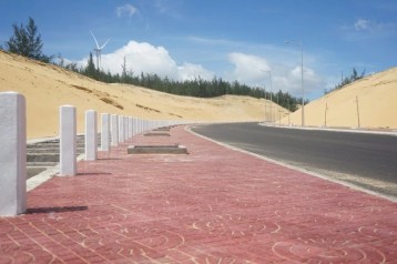 Tuyến đường tuyệt đẹp đi xuyên đồi cát dẫn đến làng chài cổ ở Bình Định- Ảnh 6.